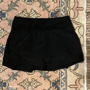 black lululemon skirt